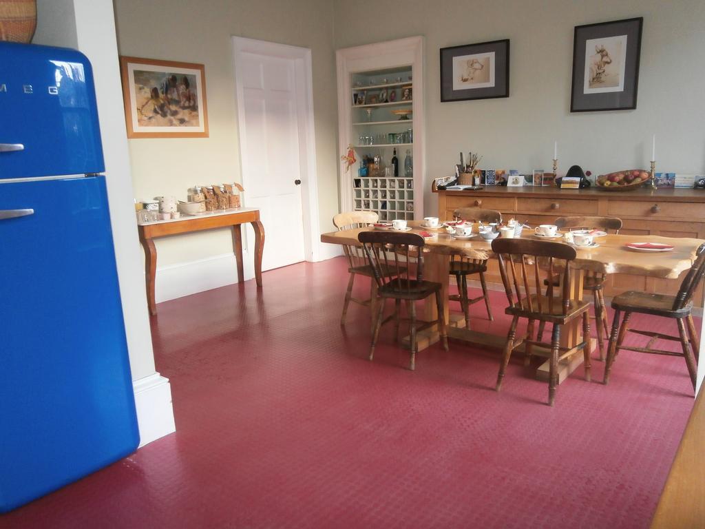 Winter Cherry Bed & Breakfast Единбург Екстериор снимка